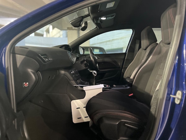 Used Peugeot 308 2017 for sale - 74809761: Photo 9