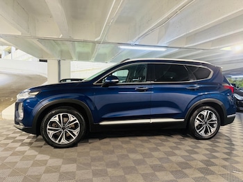 Used Hyundai Santa Fe 2019 for sale - 76987904: Photo