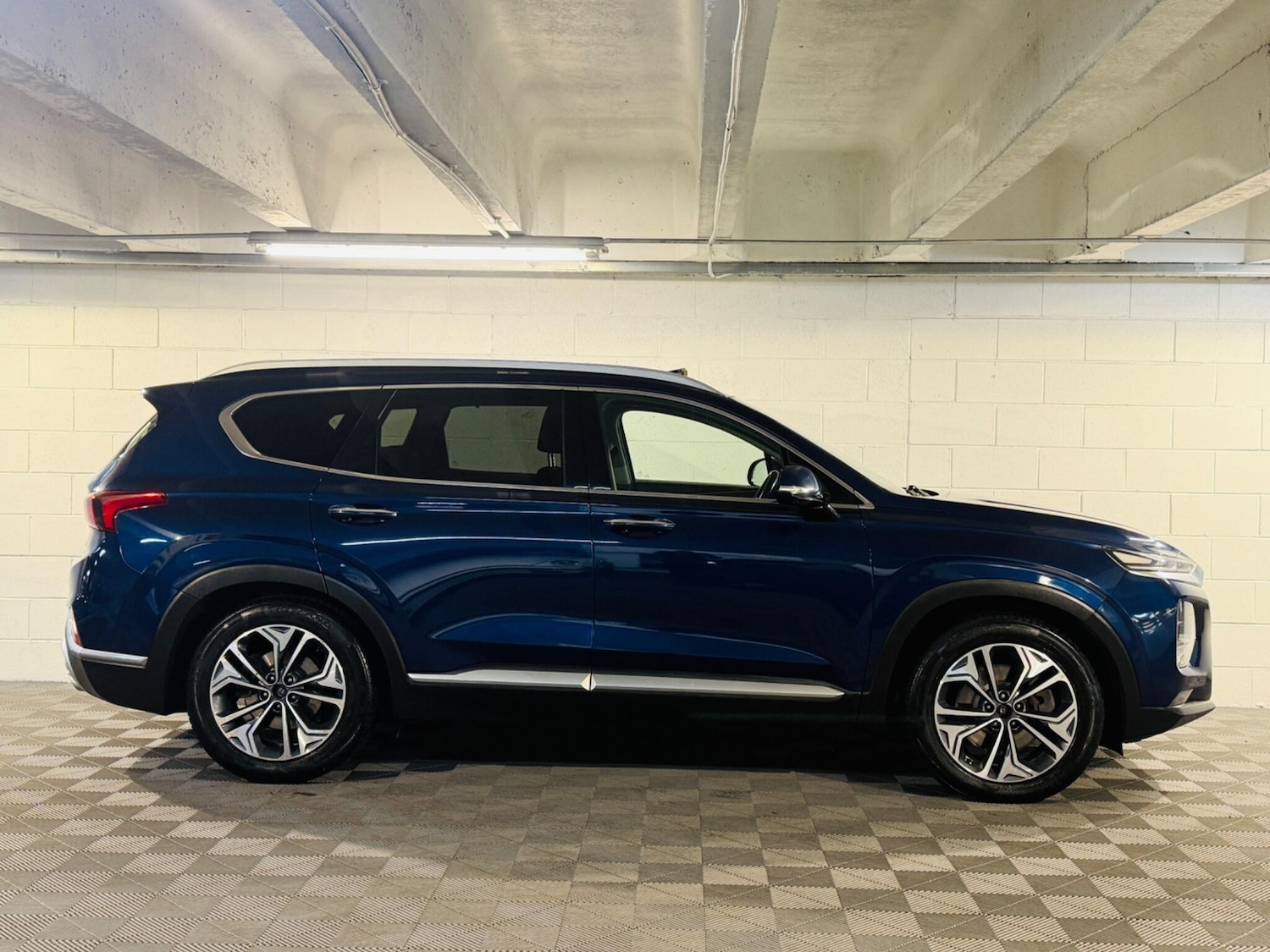 Used Hyundai Santa Fe 2019 for sale - 76987904: Photo 5