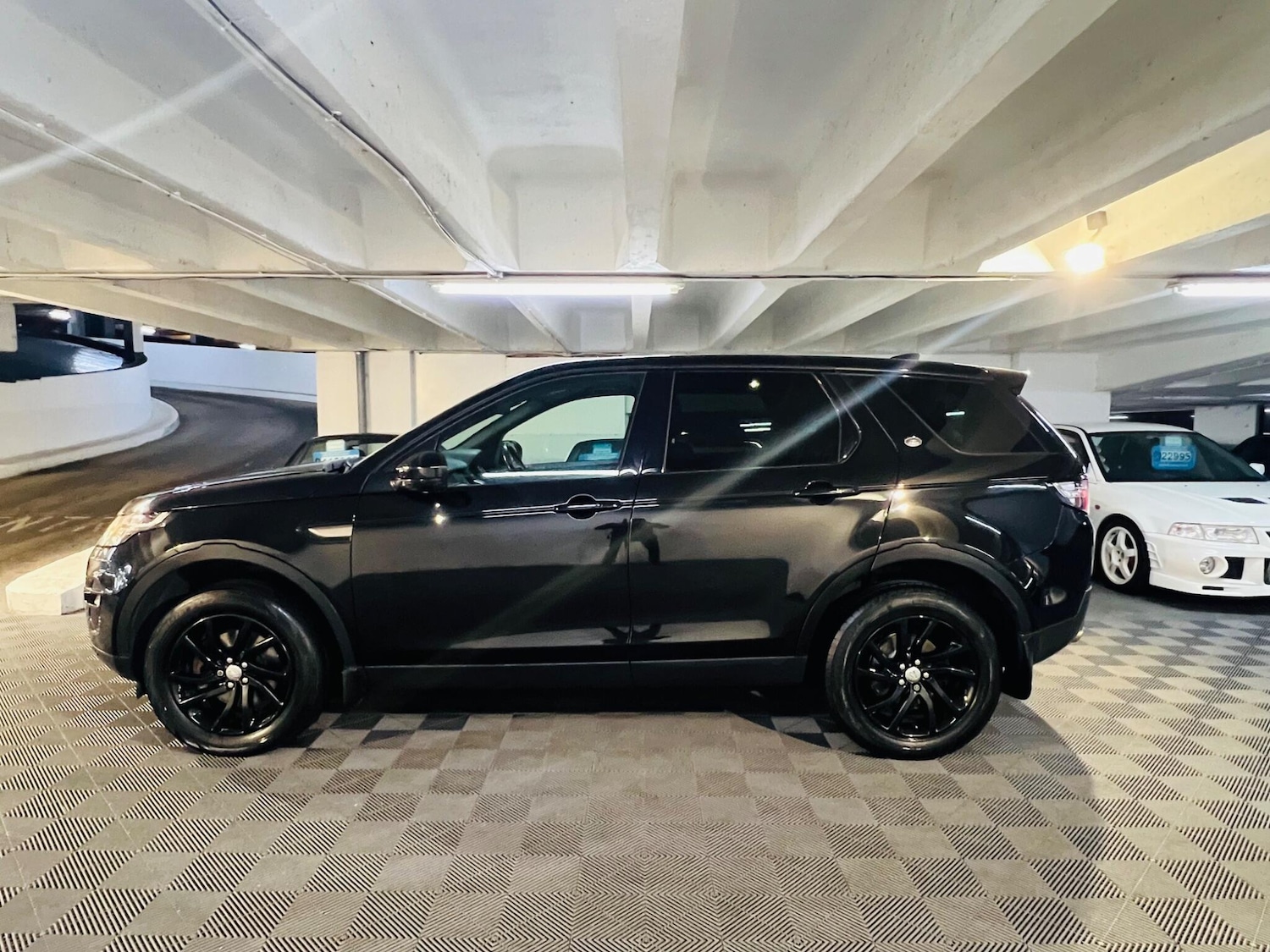 Used Land Rover Discovery Sport 2018 for sale - 76952899: Photo 2