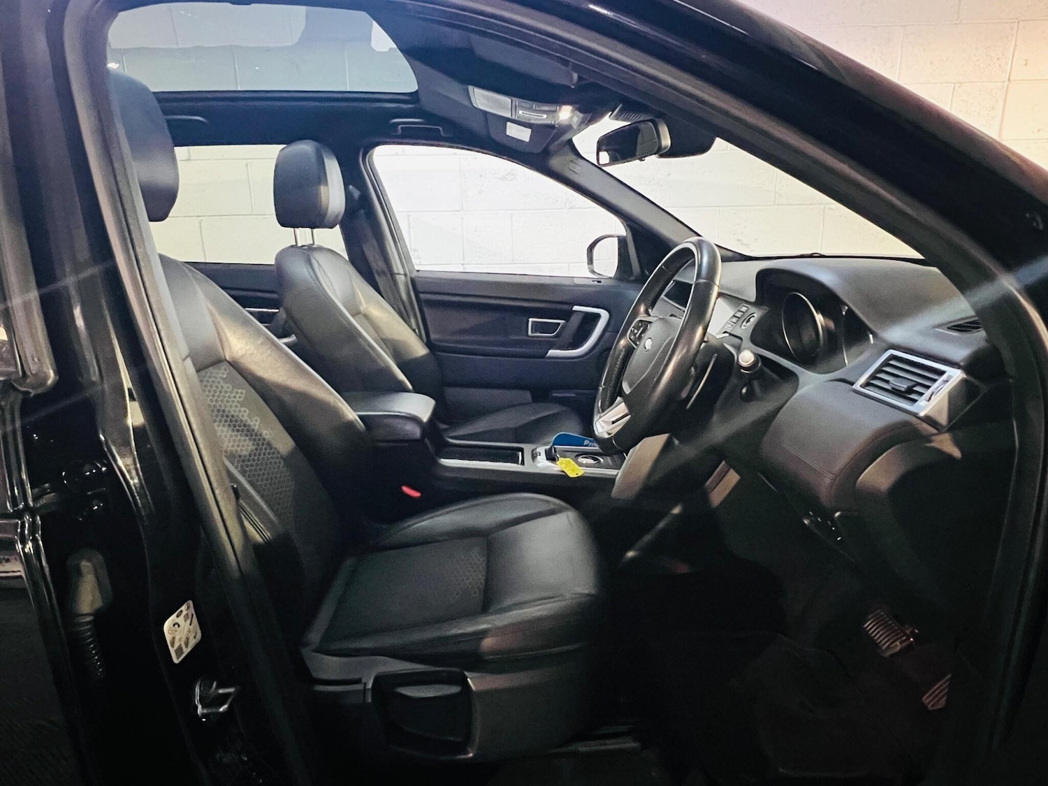 Used Land Rover Discovery Sport 2018 for sale - 76952899: Photo 7