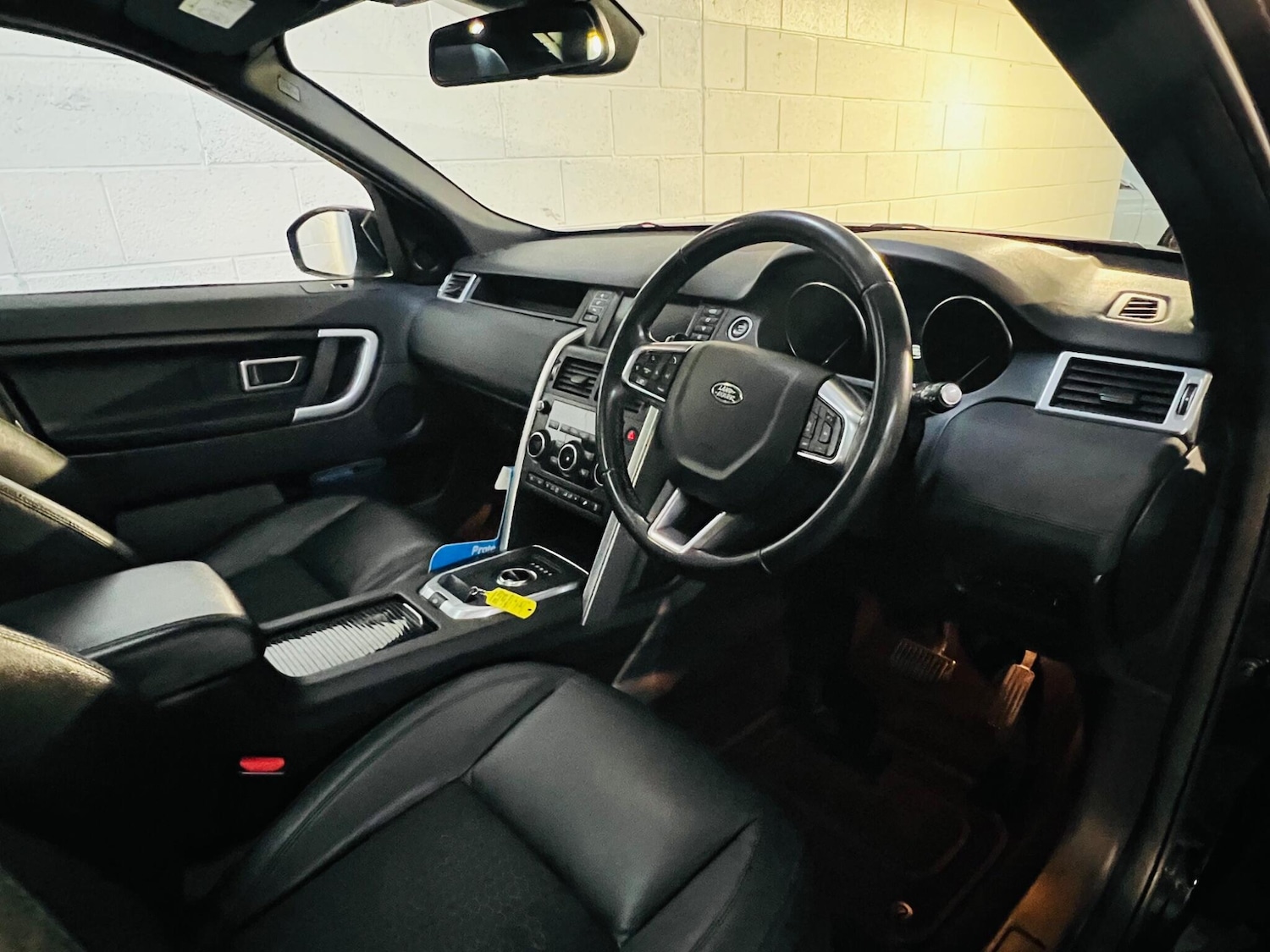 Used Land Rover Discovery Sport 2018 for sale - 76952899: Photo 8