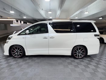 Used Toyota Vellfire 2013 for sale - 79471883: Photo