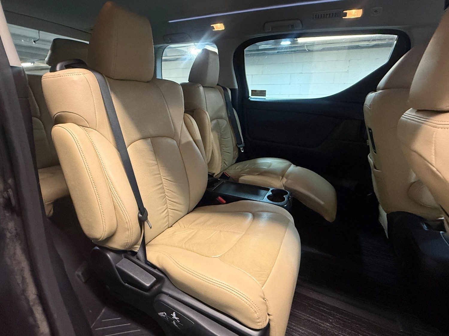 Used Toyota Vellfire for sale - 77345188: Photo 12