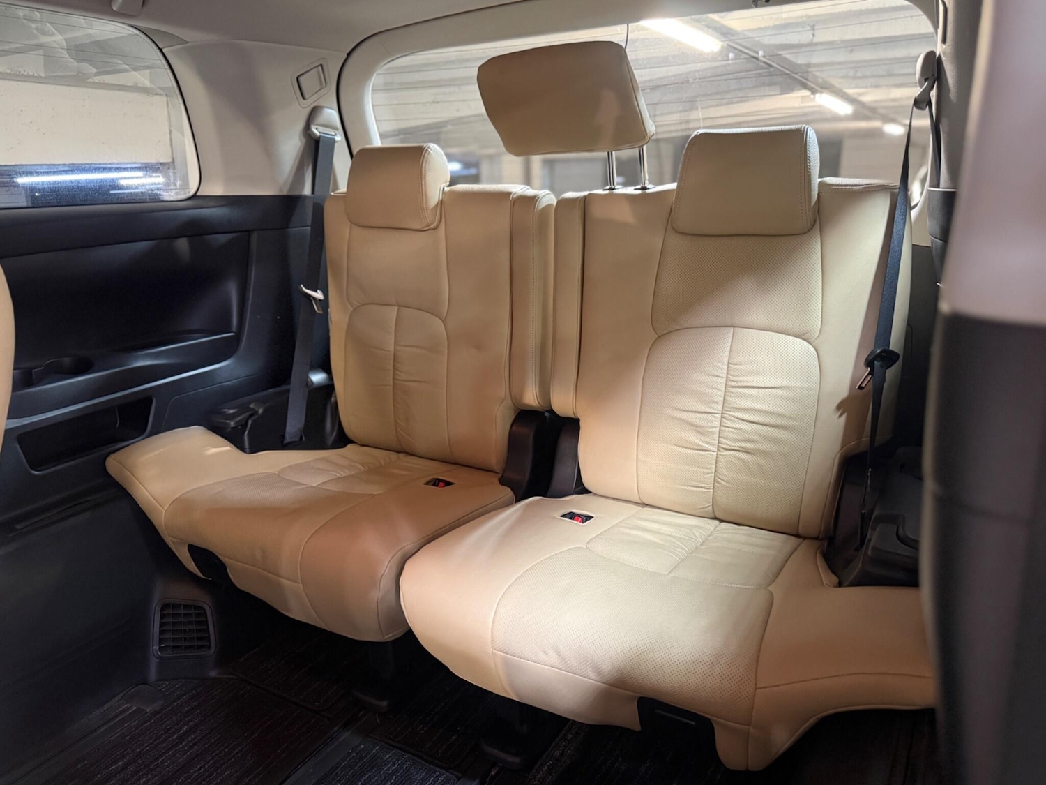 Used Toyota Vellfire for sale - 77345188: Photo 16