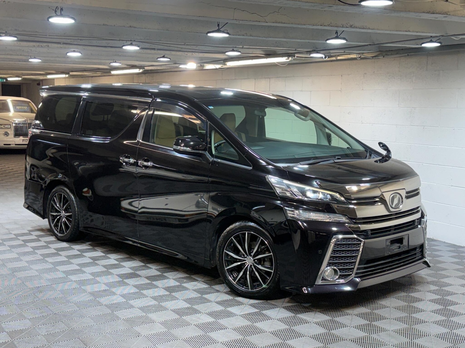 Used Toyota Vellfire for sale - 77345188: Photo 23