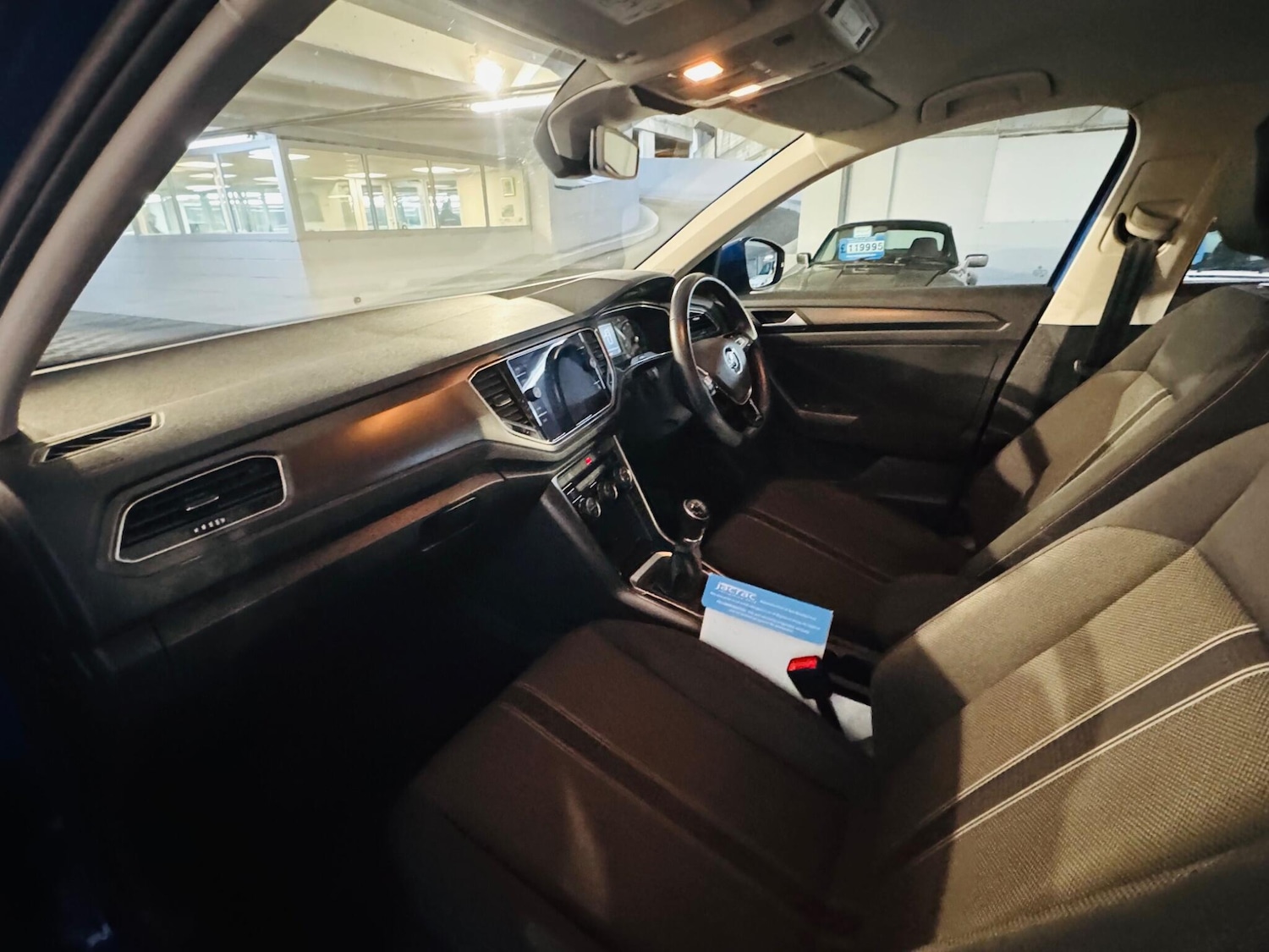 Used Volkswagen T-Roc 2018 for sale - 76976787: Photo 10