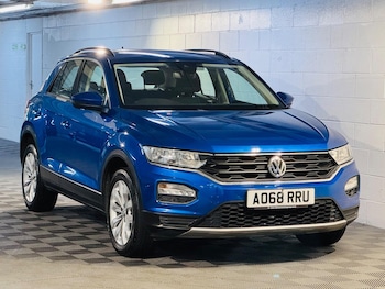 Used Volkswagen T-Roc 2018 for sale - 76976787: Photo