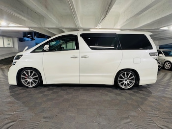 Used Toyota Vellfire 2010 for sale - 77202895: Photo