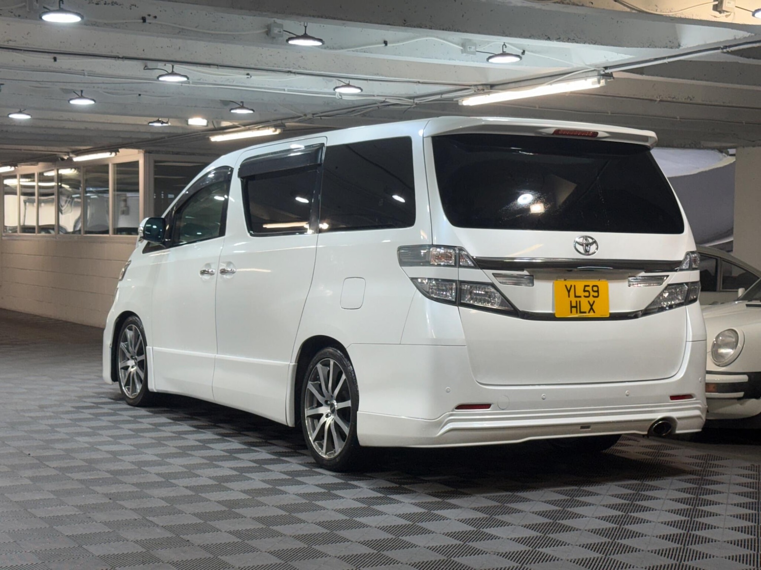 Used Toyota Vellfire 2026 for sale - 77202895: Photo 3