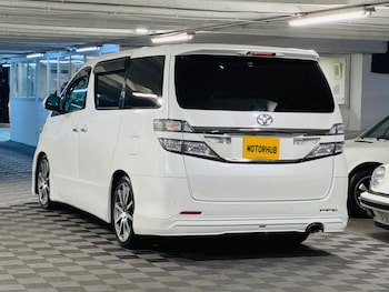 Used Toyota Vellfire 2010 for sale - 77202895: Photo