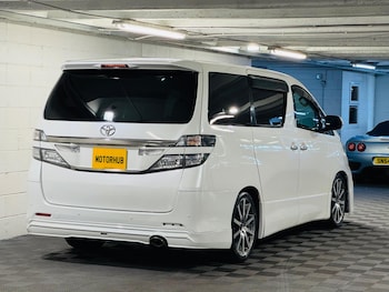 Used Toyota Vellfire 2010 for sale - 77202895: Photo