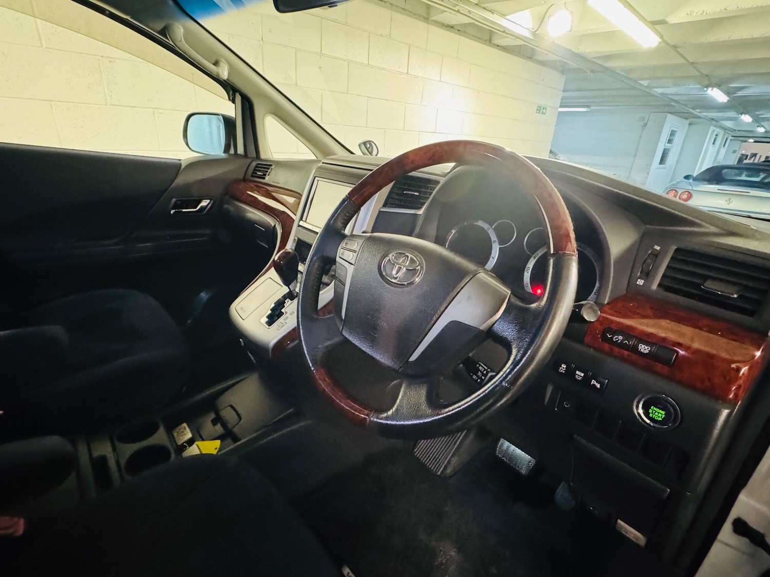 Used Toyota Vellfire 2026 for sale - 77202895: Photo 8