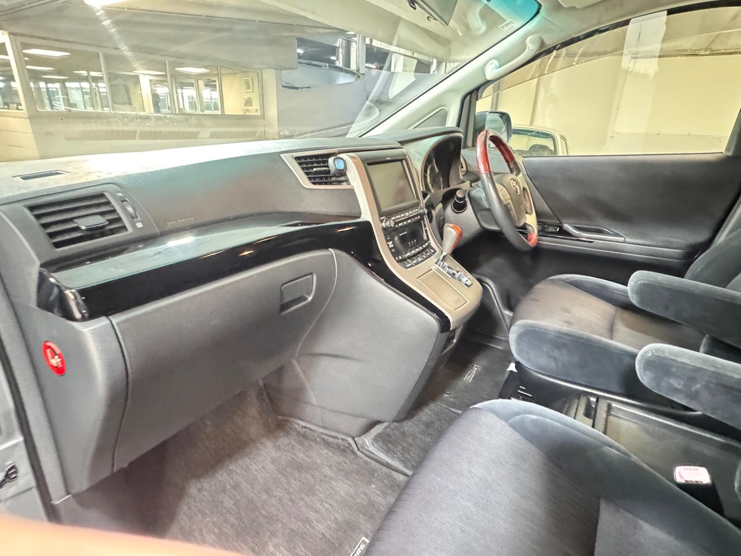 Used Toyota Vellfire for sale - 77352109: Photo 11