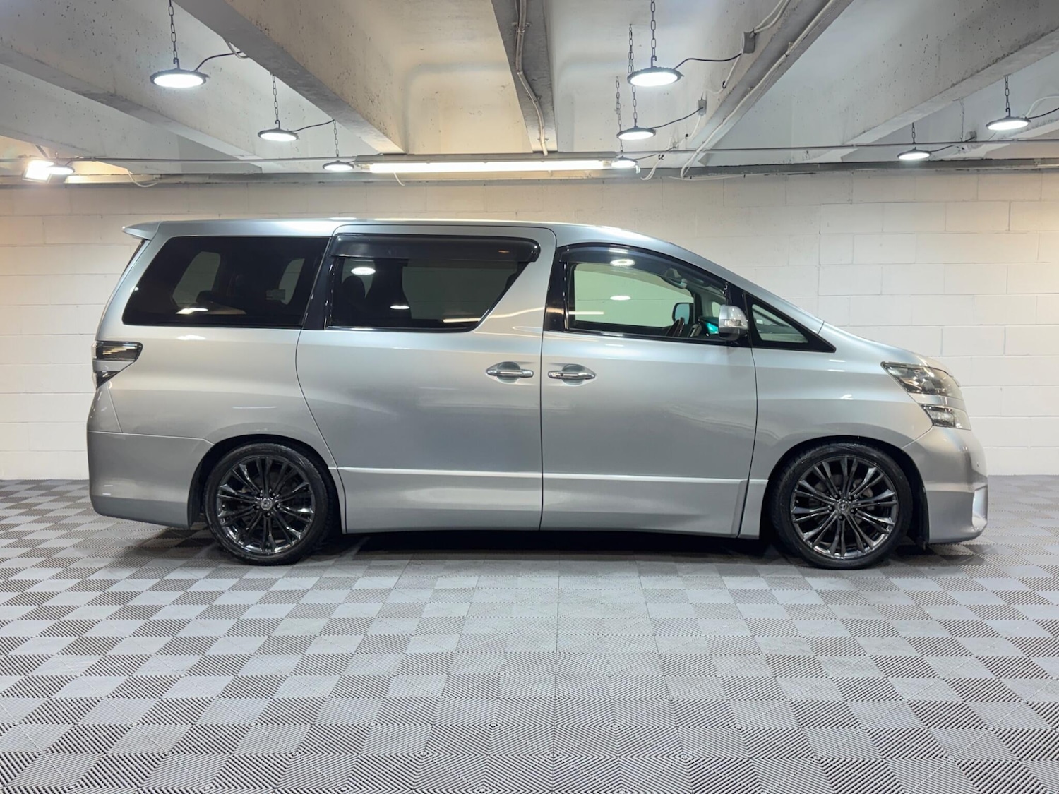 Used Toyota Vellfire for sale - 77352109: Photo 5