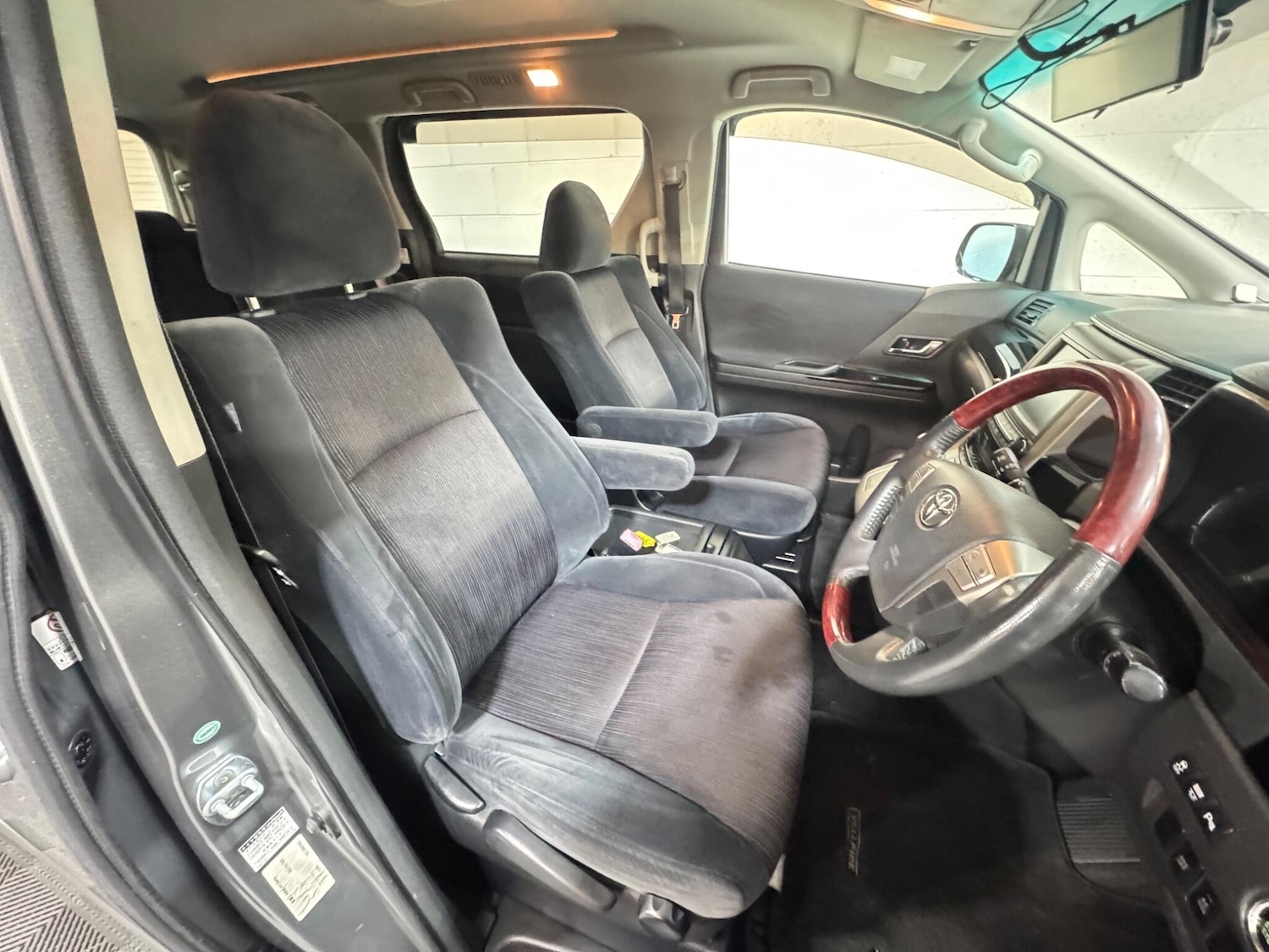 Used Toyota Vellfire for sale - 77352109: Photo 8