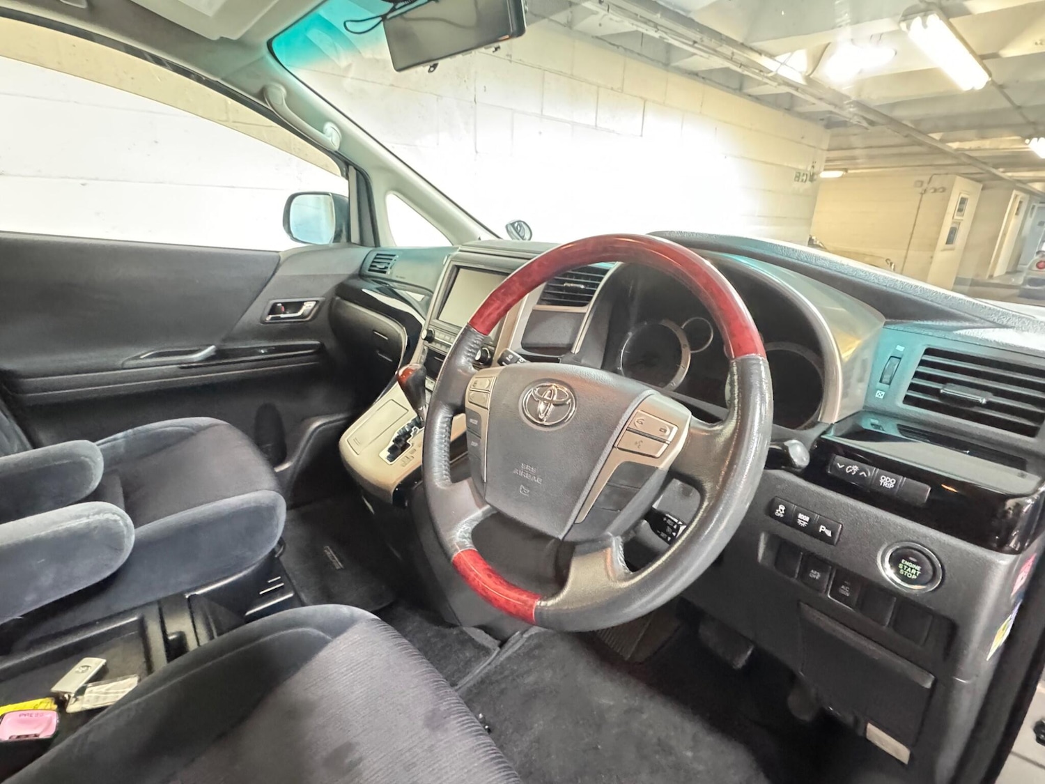 Used Toyota Vellfire for sale - 77352109: Photo 9