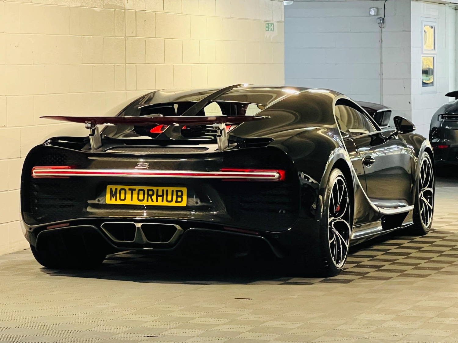 Used Bugatti Chiron for sale - 76995604: Photo 4