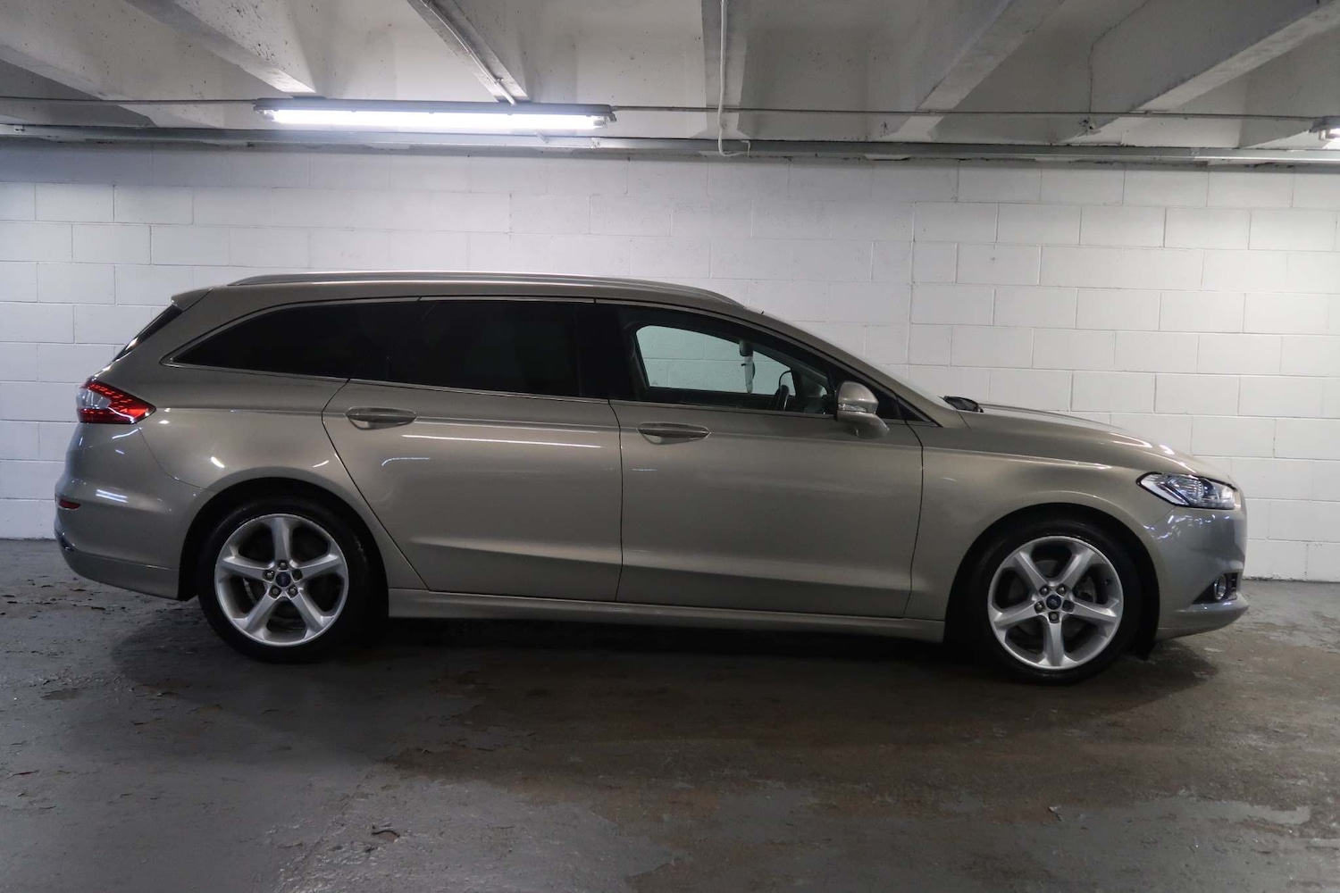 Used Ford Mondeo 2016 for sale - 76988129: Photo 5