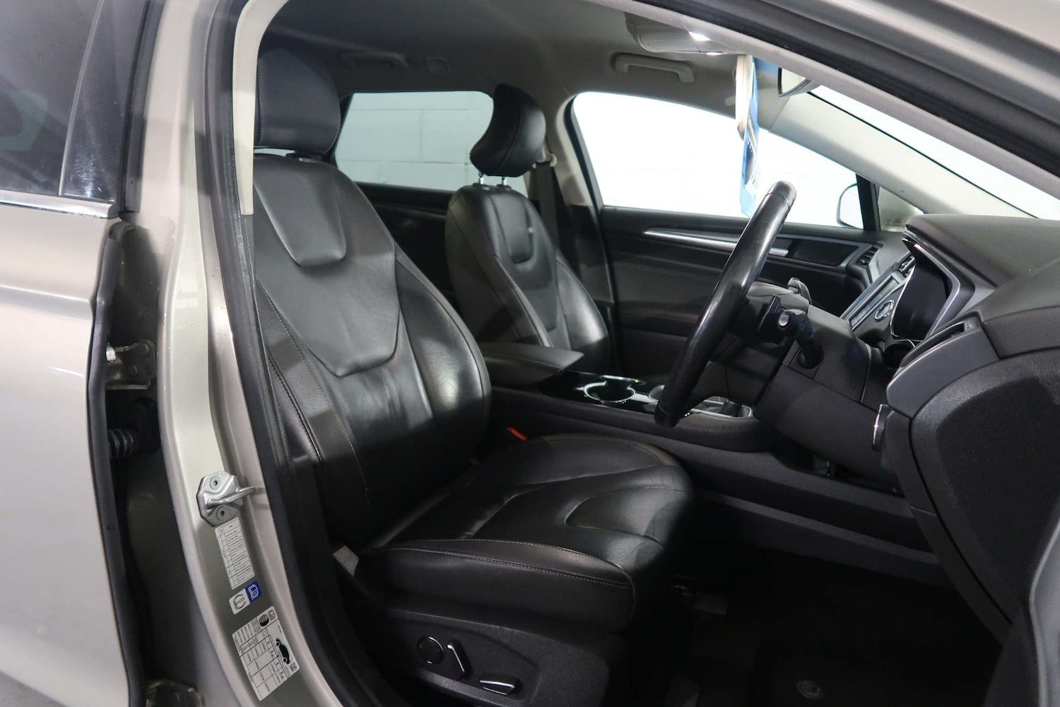 Used Ford Mondeo 2016 for sale - 76988129: Photo 7