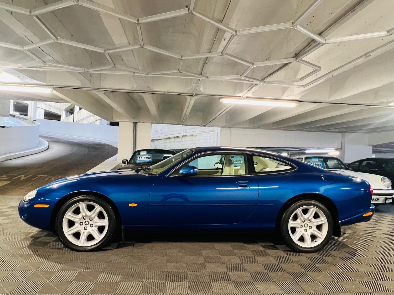 Used Jaguar XK8 1998 for sale - 76991133: Photo 2
