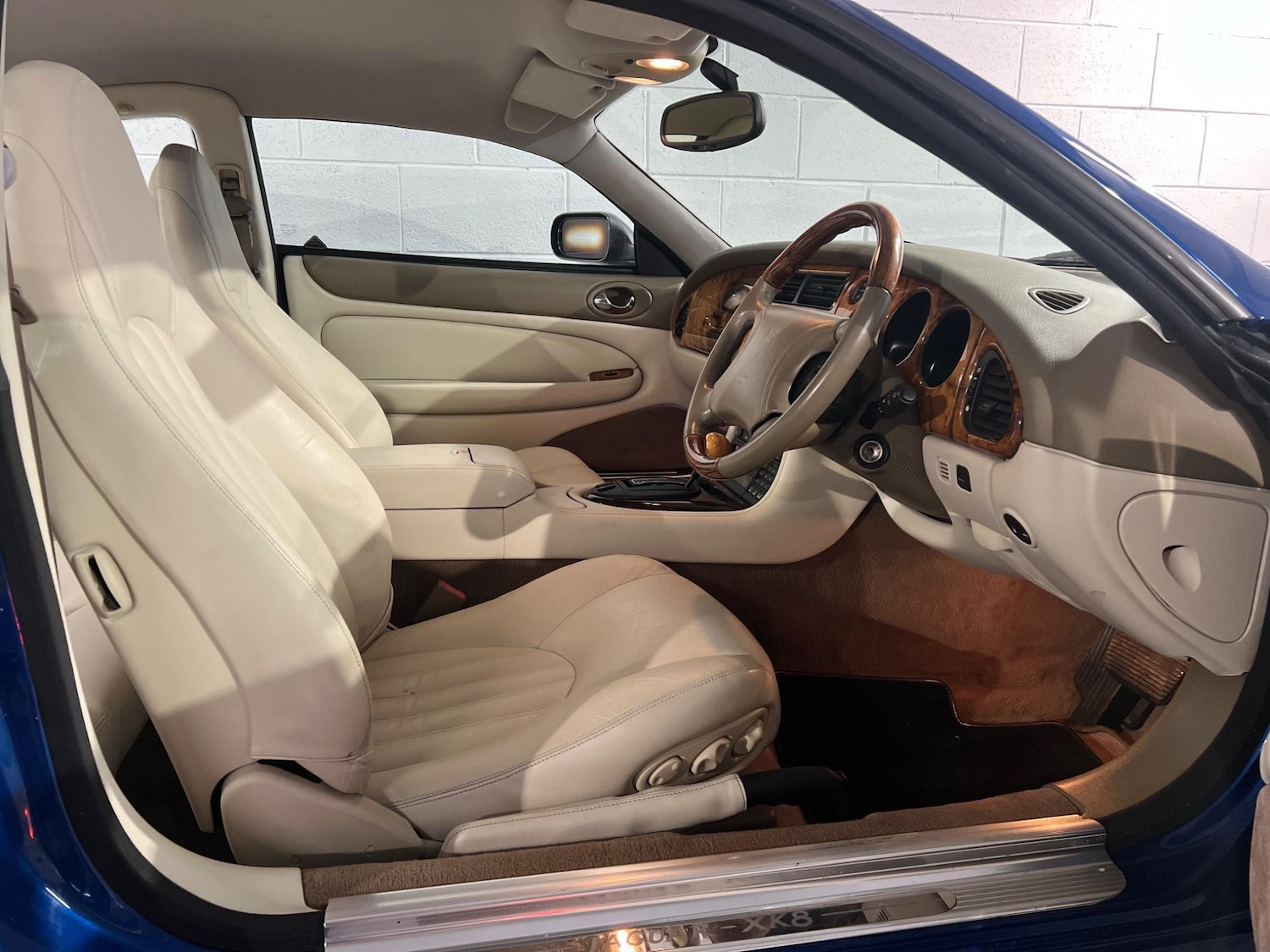 Used Jaguar XK8 1998 for sale - 76991133: Photo 7