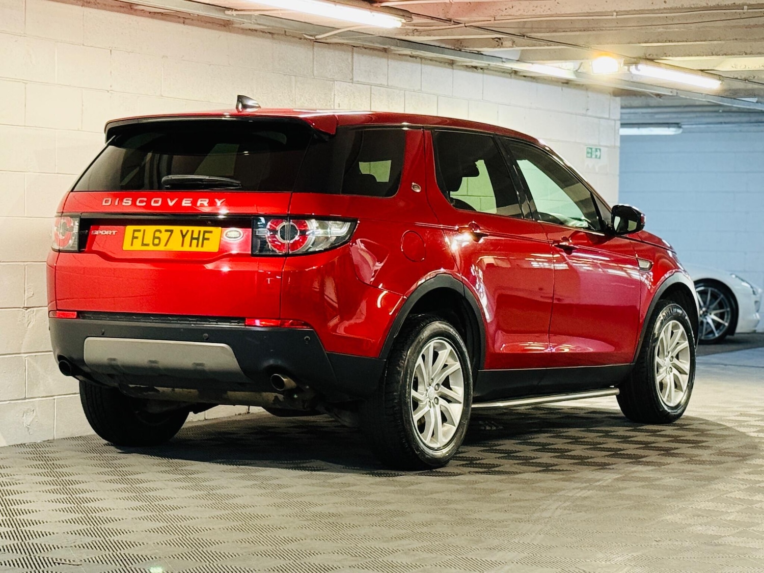 Used Land Rover Discovery Sport for sale - 76476422: Photo 4