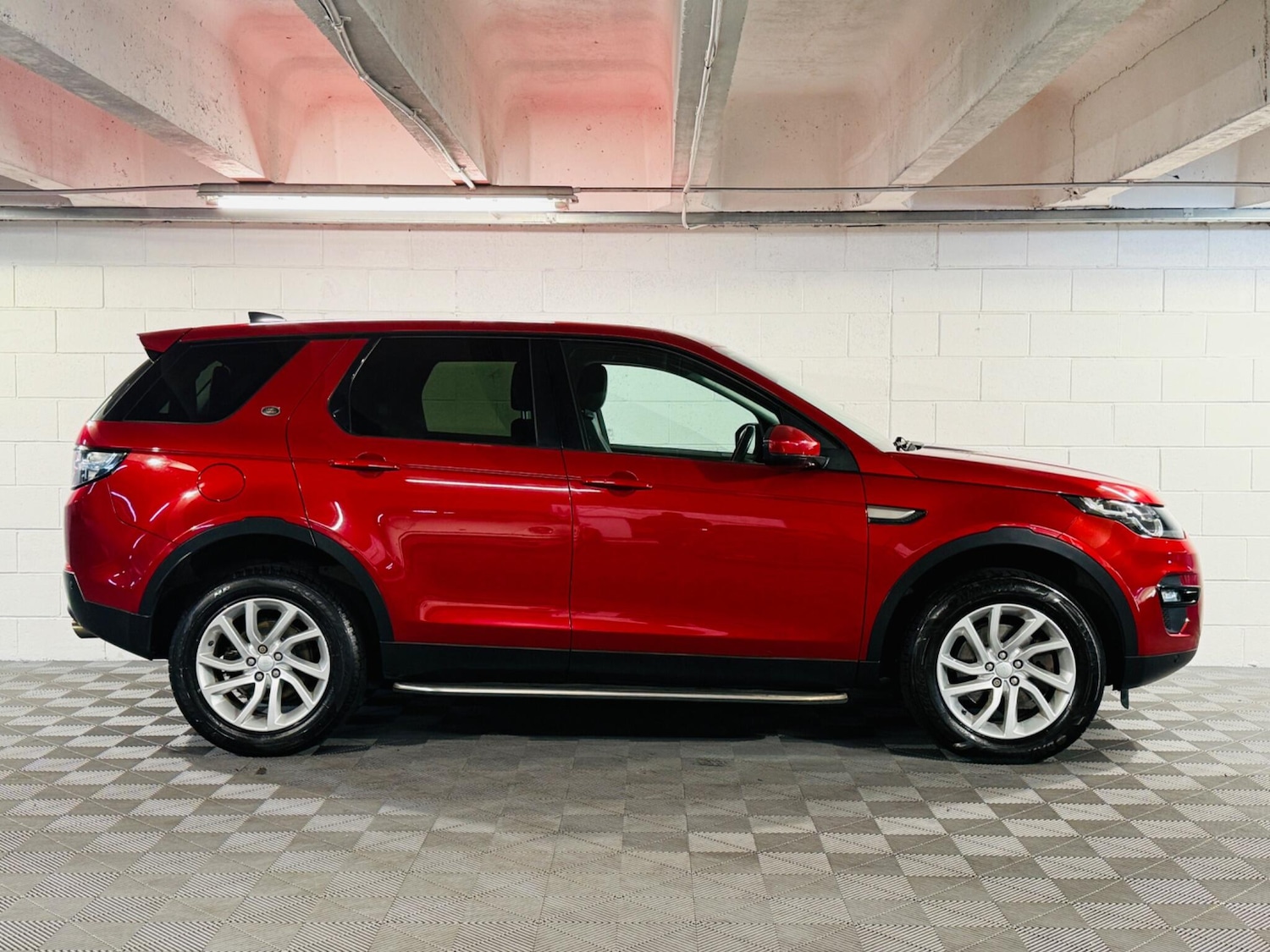 Used Land Rover Discovery Sport for sale - 76476422: Photo 5