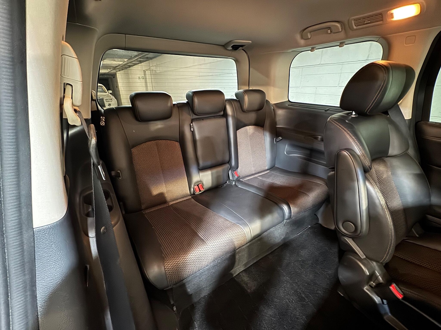 Used Nissan Elgrand for sale - 77351583: Photo 11