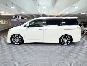 Used Nissan Elgrand 2012 for sale - 77351583: Photo