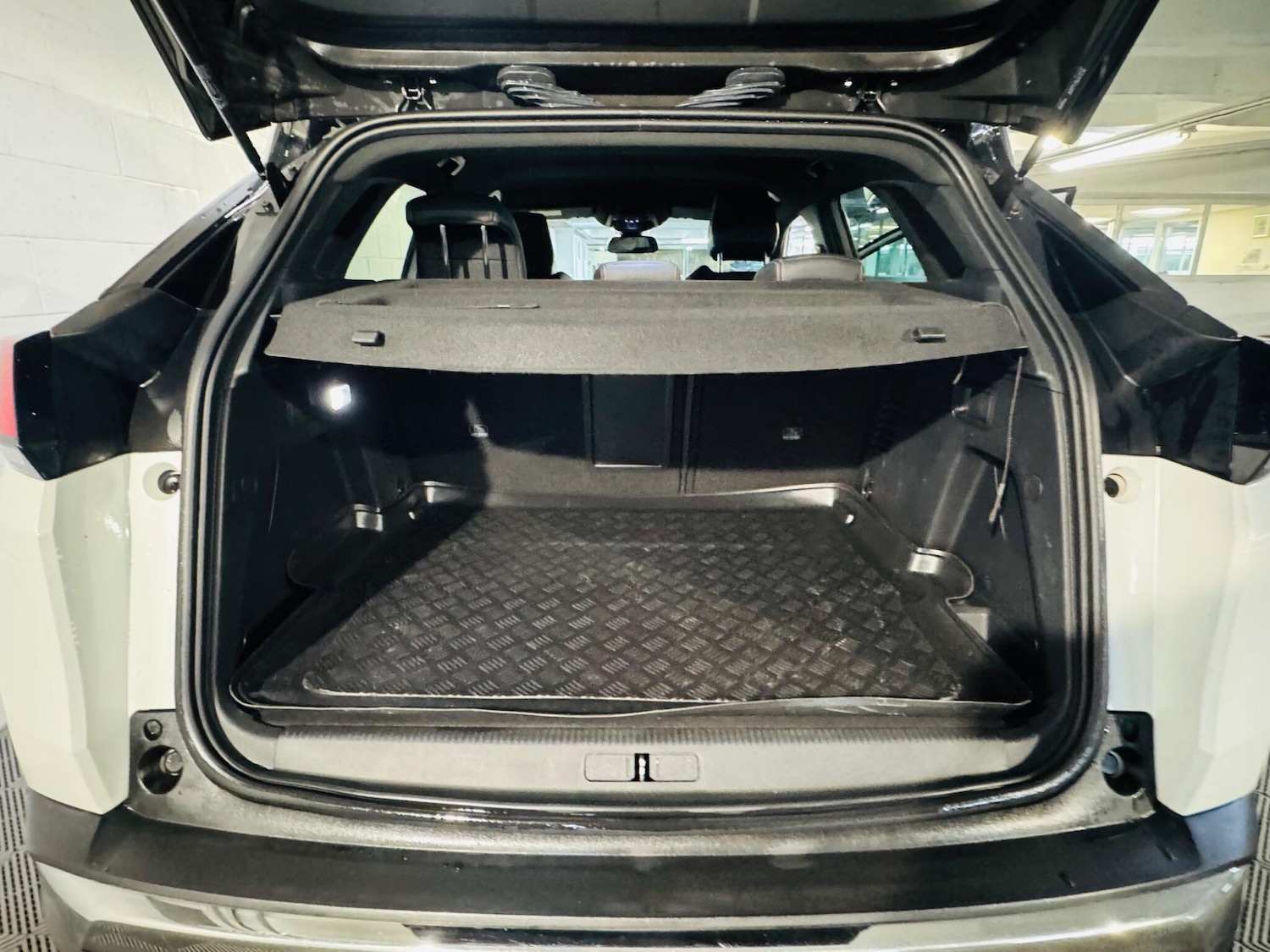 Used Peugeot 3008 2018 for sale - 76399139: Photo 13