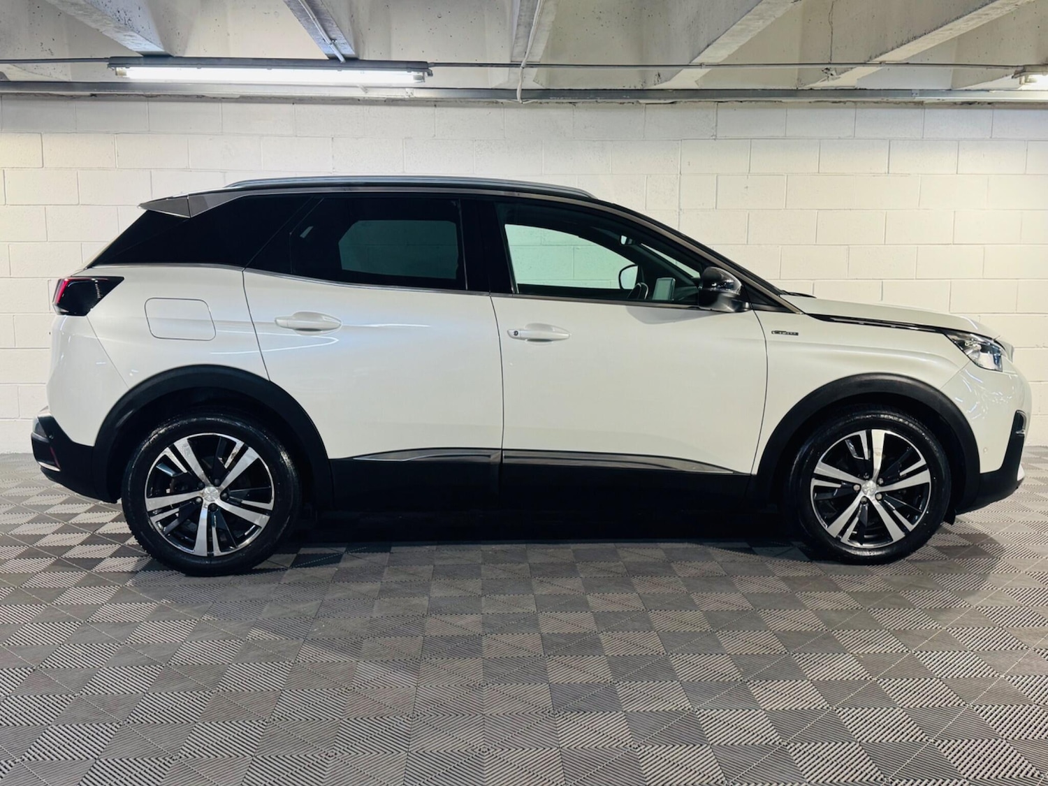 Used Peugeot 3008 2018 for sale - 76399139: Photo 5