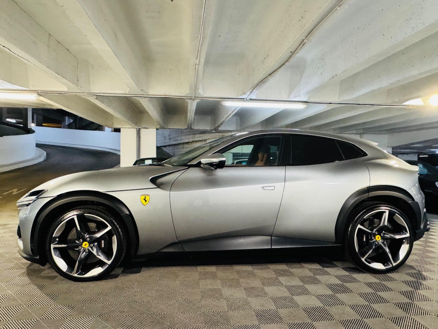 Used Ferrari Purosangue 2025 for sale - 76993185: Photo 2