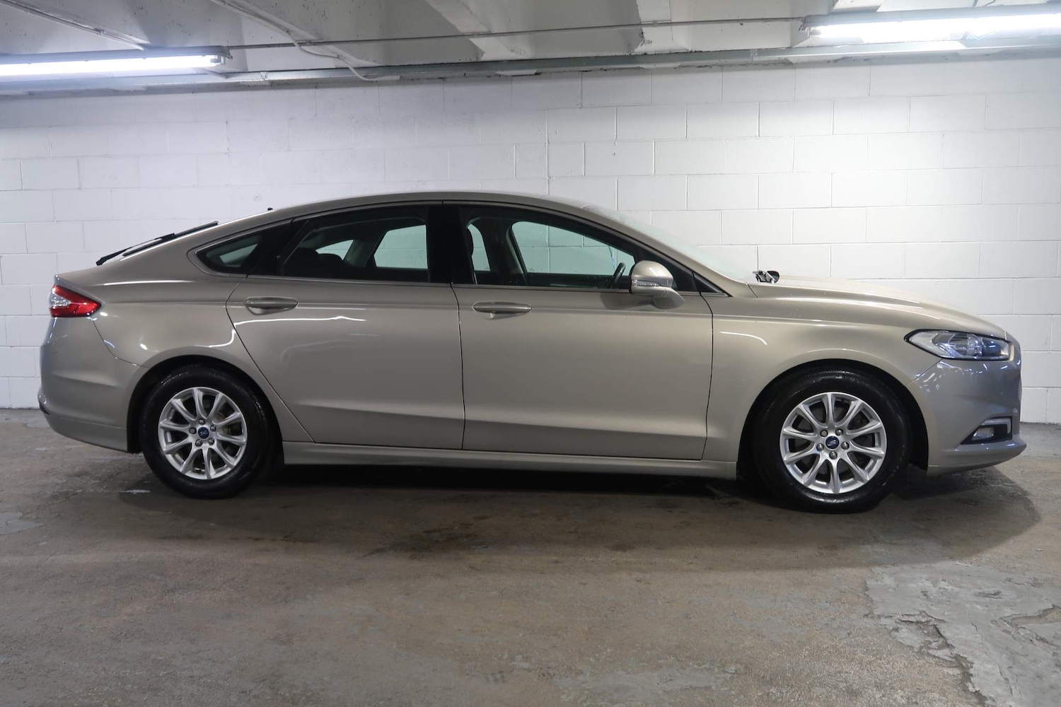 Used Ford Mondeo 2016 for sale - 76989940: Photo 5