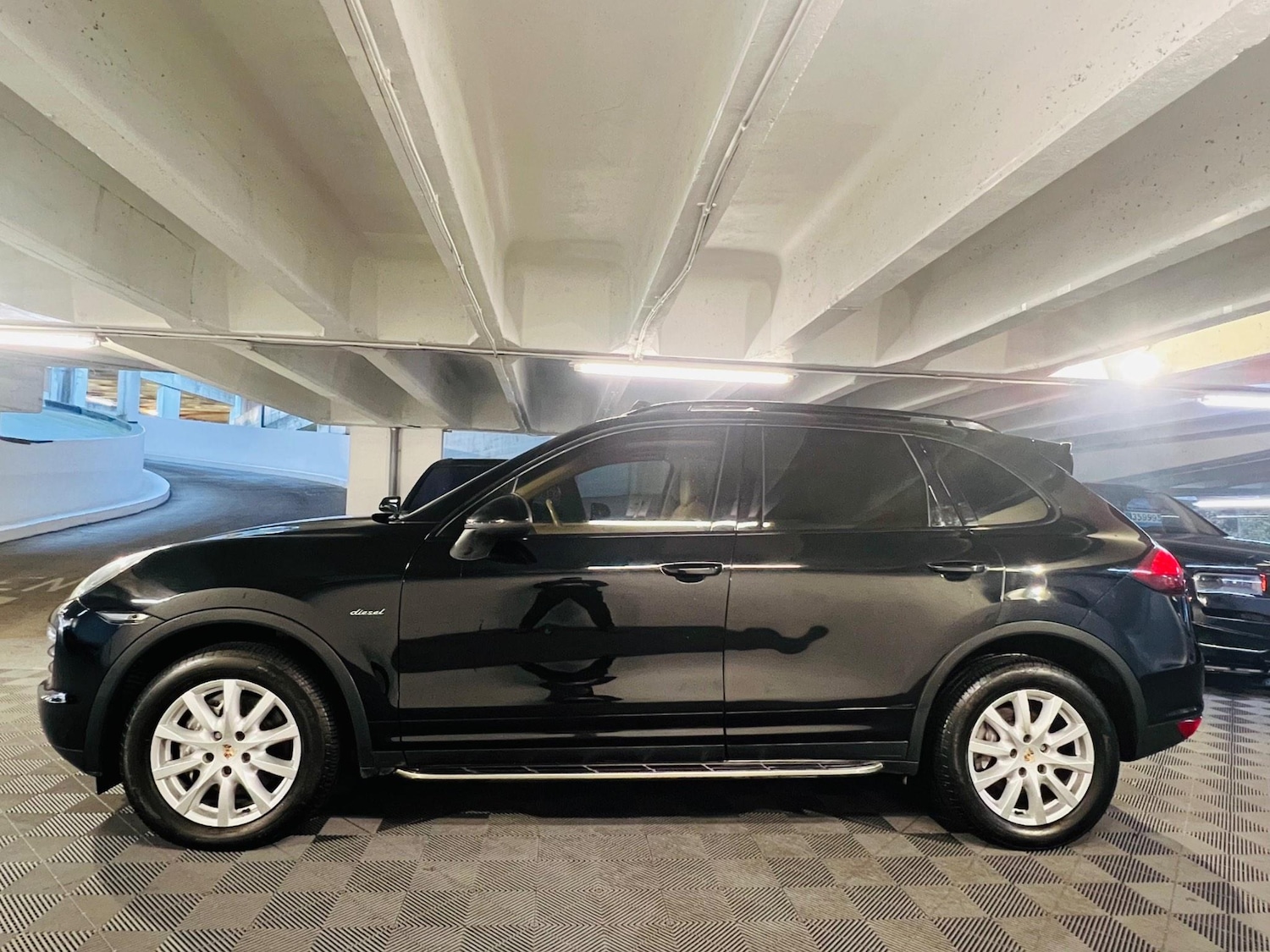 Used Porsche Cayenne 2014 for sale - 76993218: Photo 2