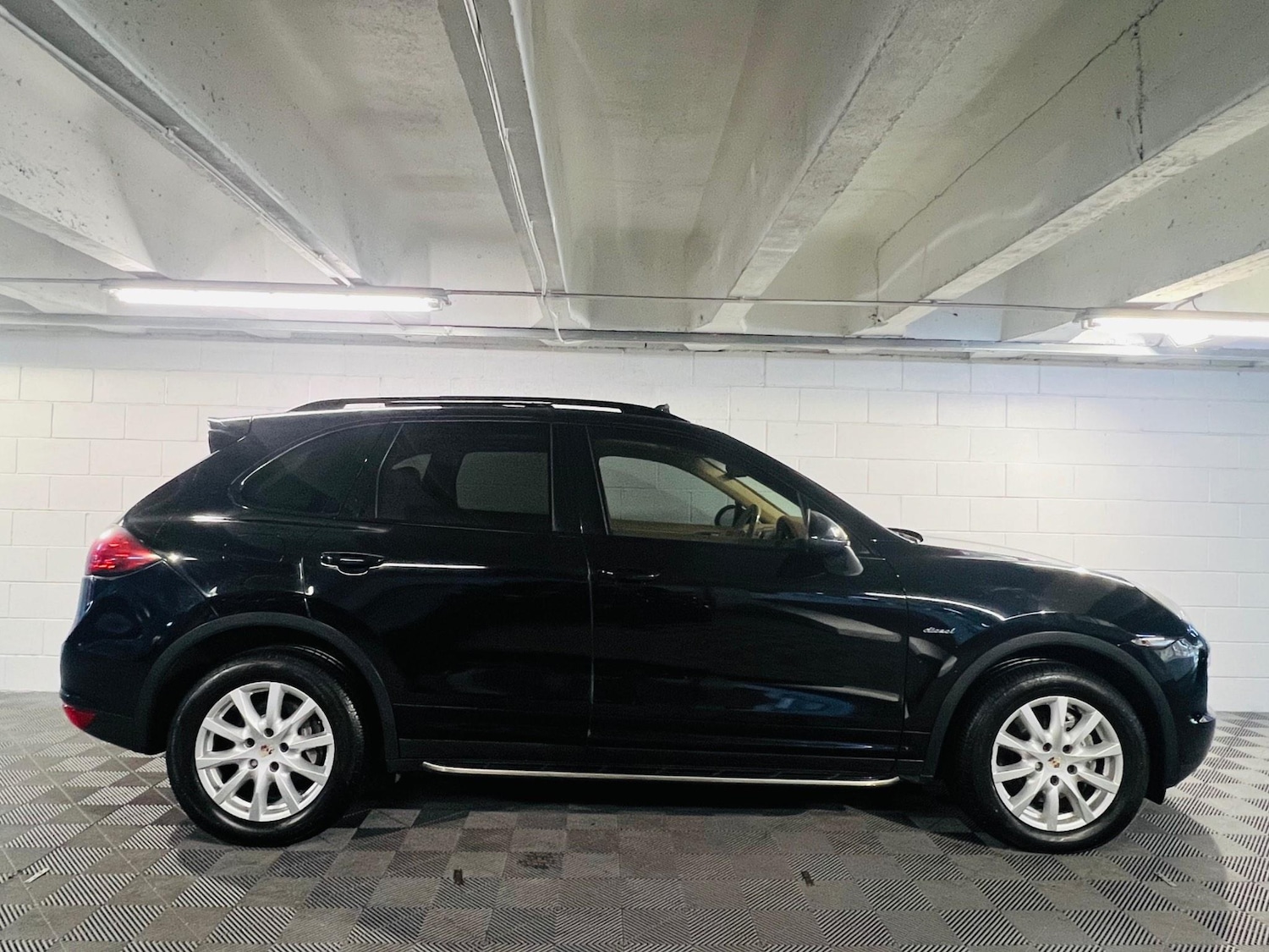 Used Porsche Cayenne 2014 for sale - 76993218: Photo 5