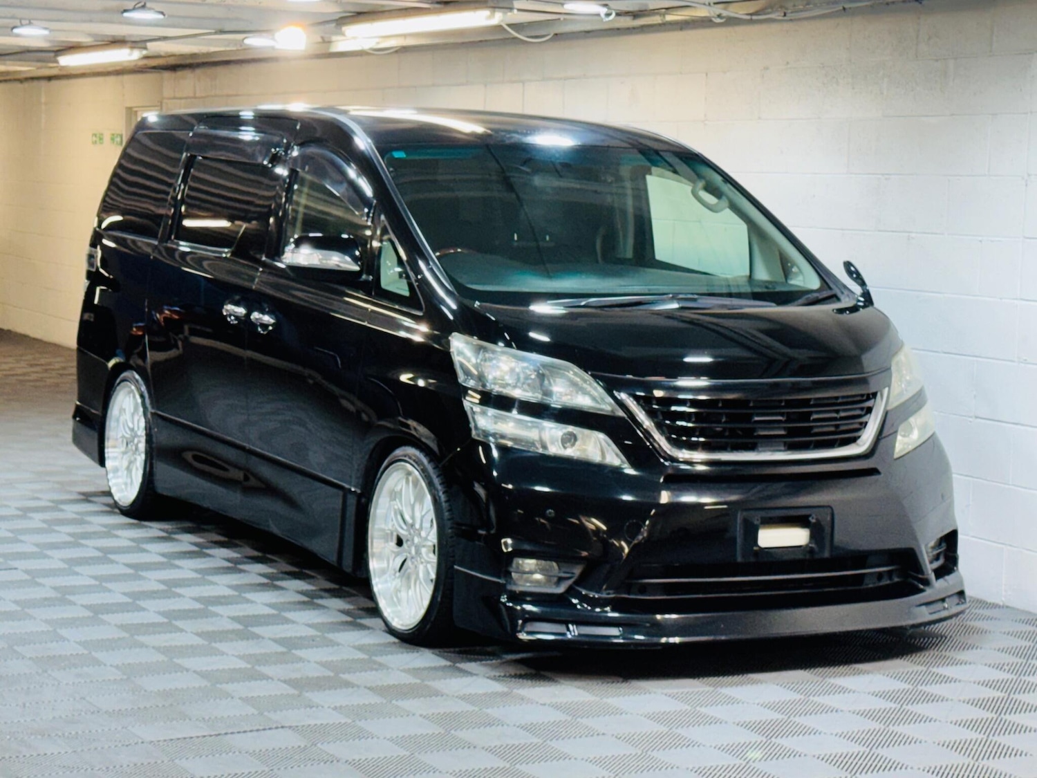 Used Toyota Vellfire for sale - 77351627: Photo 2