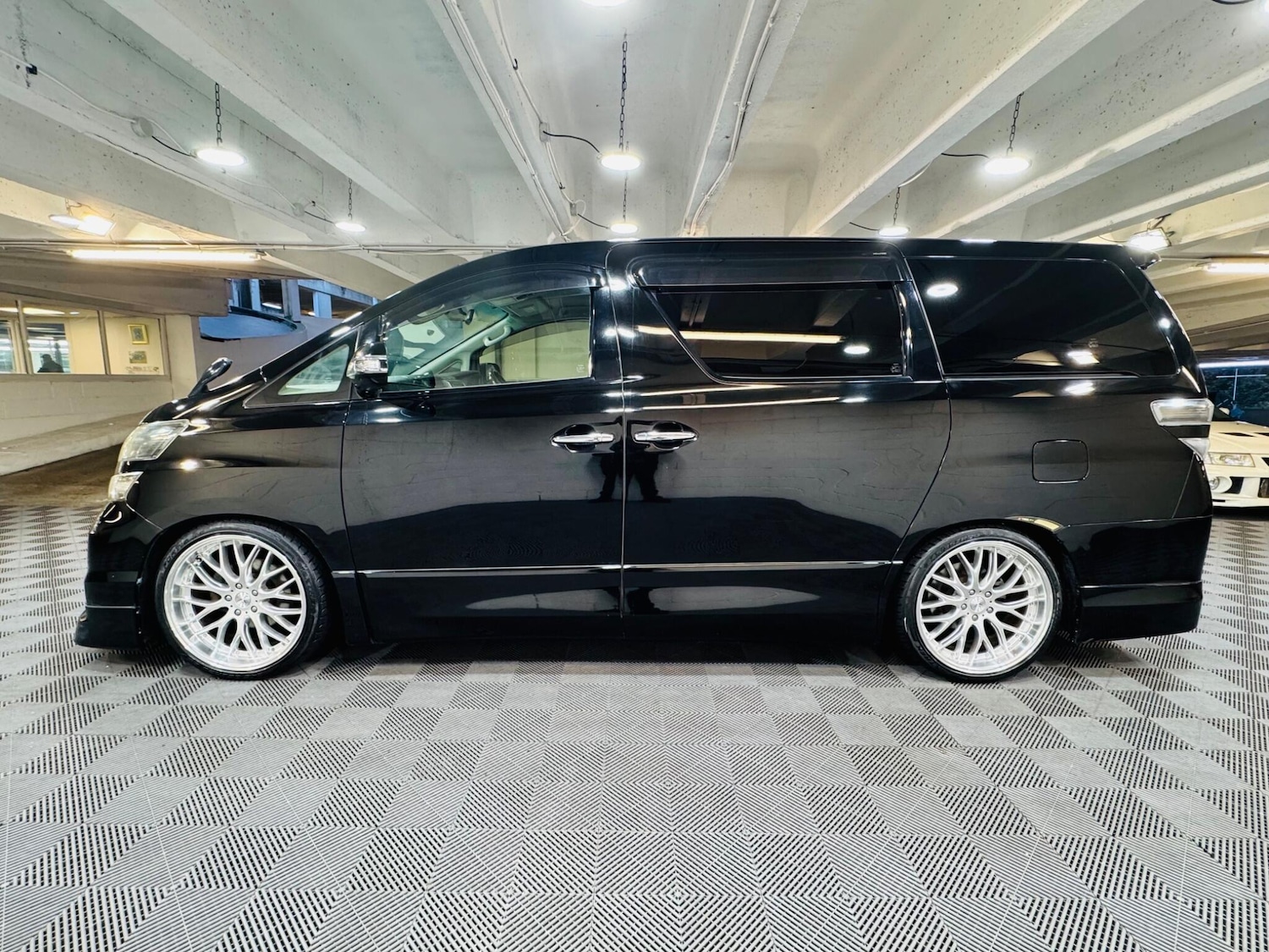 Used Toyota Vellfire for sale - 77351627: Photo 3