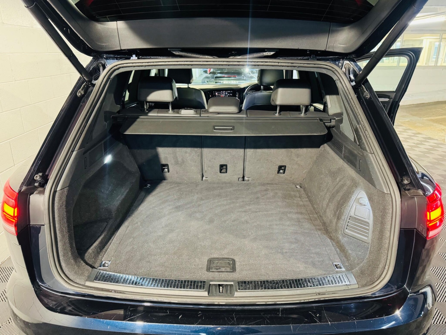 Used Volkswagen Touareg 2019 for sale - 76359989: Photo 11