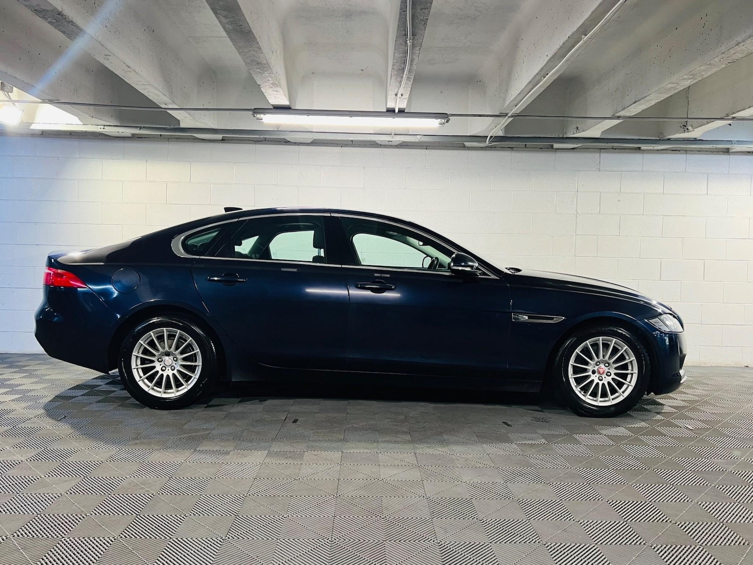 Used Jaguar XF 2016 for sale - 76994346: Photo 5