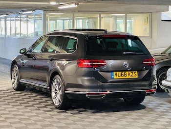 Used Volkswagen Passat 2018 for sale - 75939946: Photo