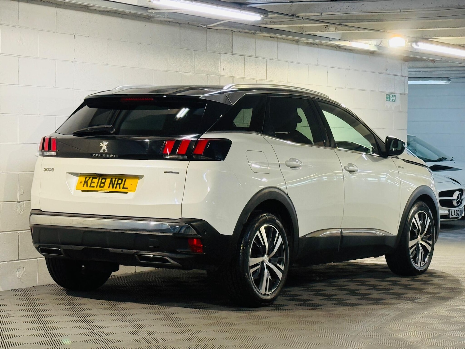 Used Peugeot 3008 2018 for sale - 76399072: Photo 4