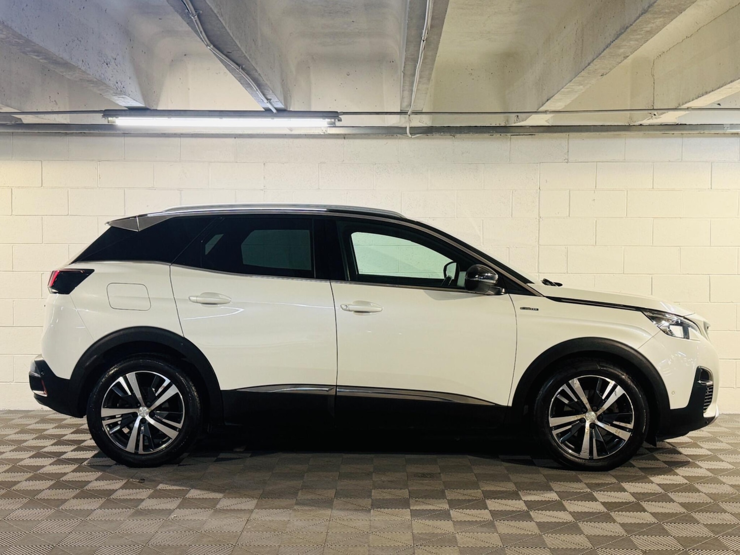 Used Peugeot 3008 2018 for sale - 76399072: Photo 5