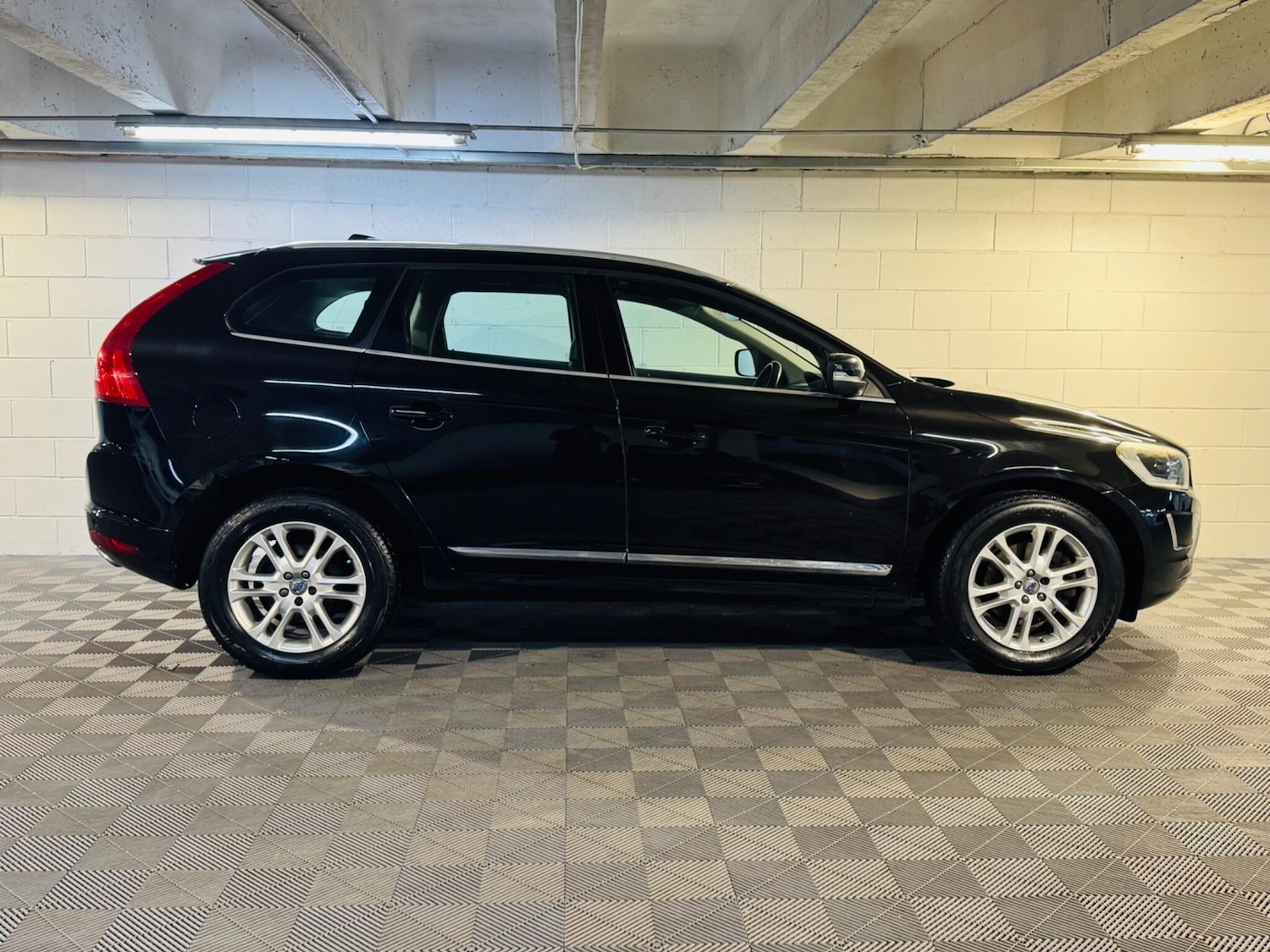 Used Volvo XC60 2016 for sale - 76964353: Photo 5