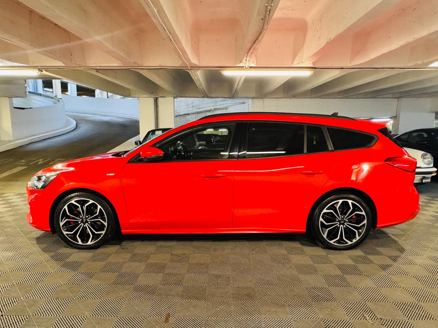 Used Ford Focus for sale - 76996211: Photo 2