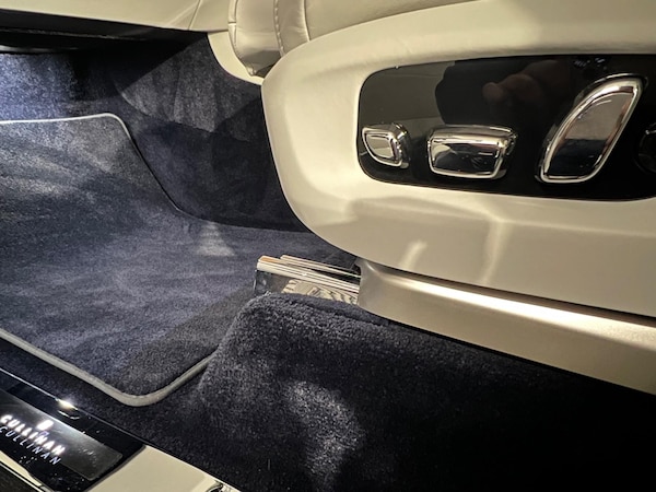 Used Rolls-Royce Cullinan 2018 for sale - 73277565: Photo 23
