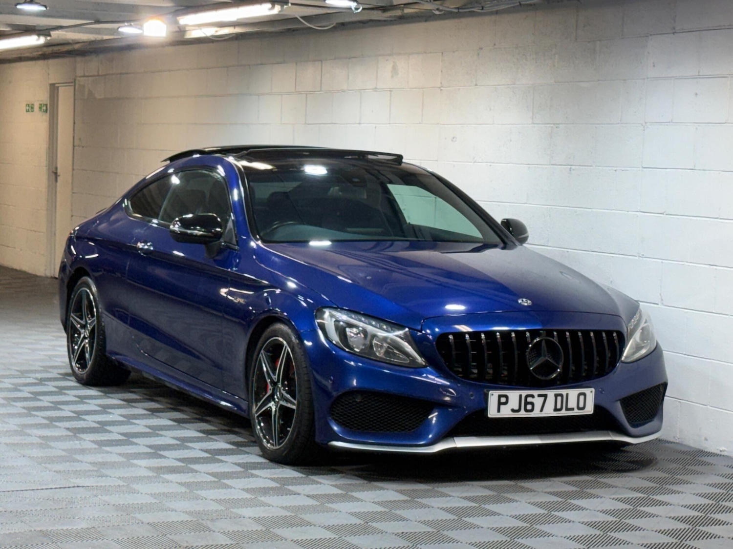 Used Mercedes-Benz C Class 2017 for sale - 77625663: Photo 2