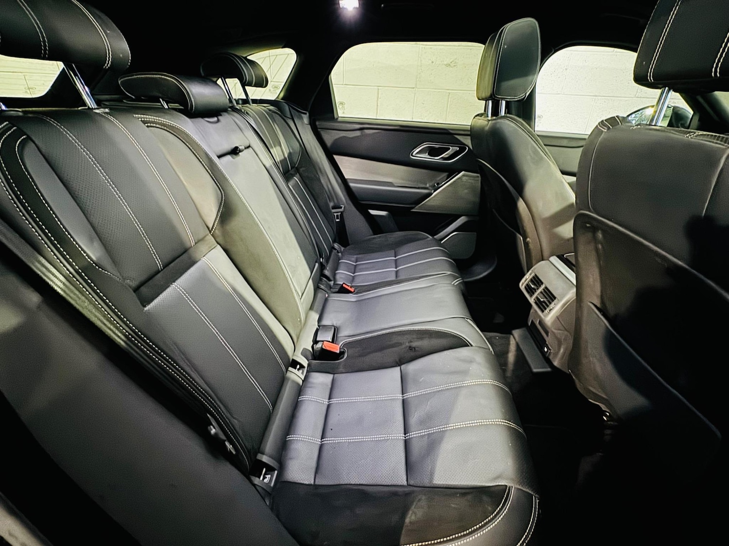 Used Land Rover Range Rover Velar 2018 for sale - 76765389: Photo 11