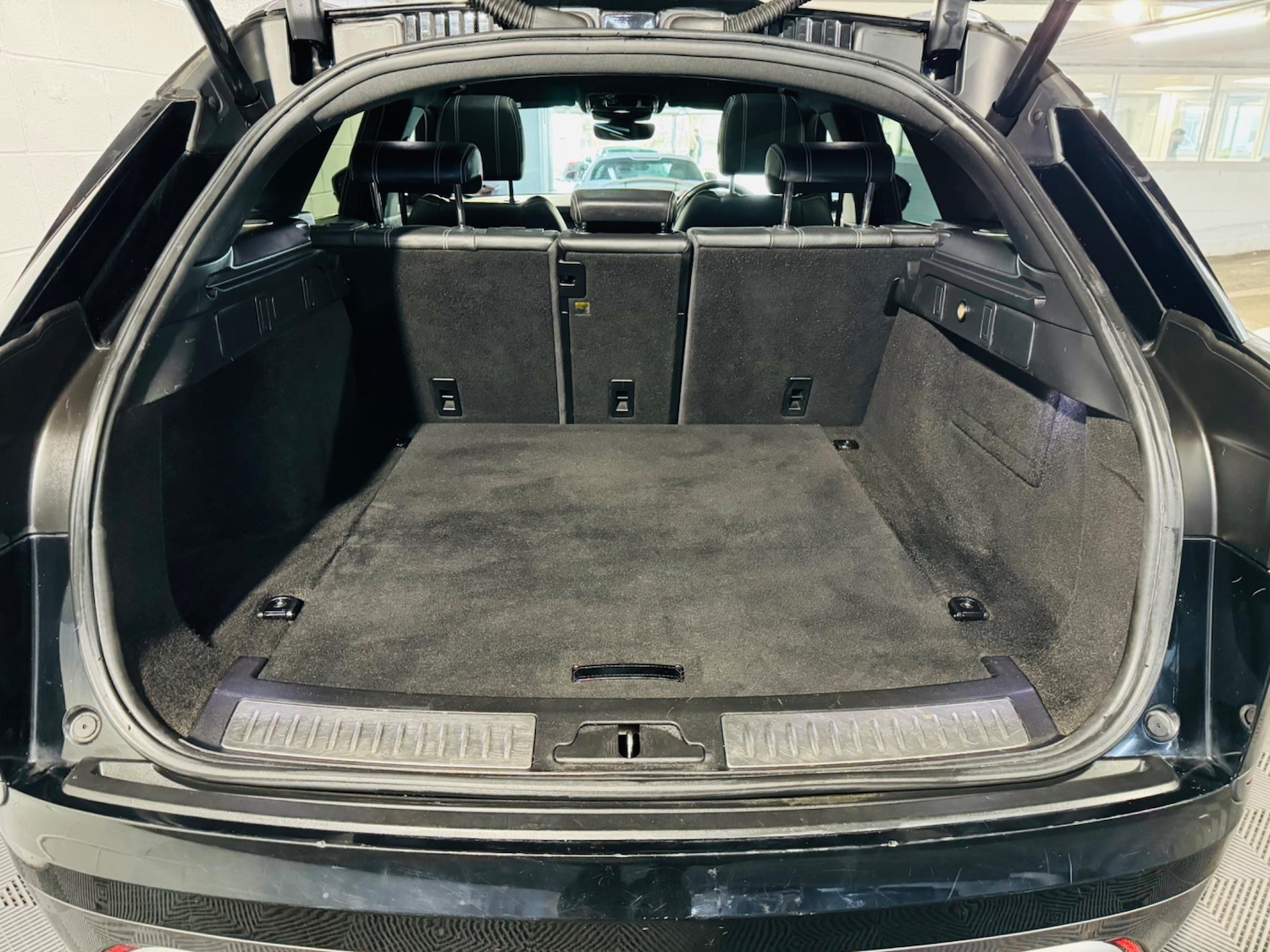 Used Land Rover Range Rover Velar 2018 for sale - 76765389: Photo 12