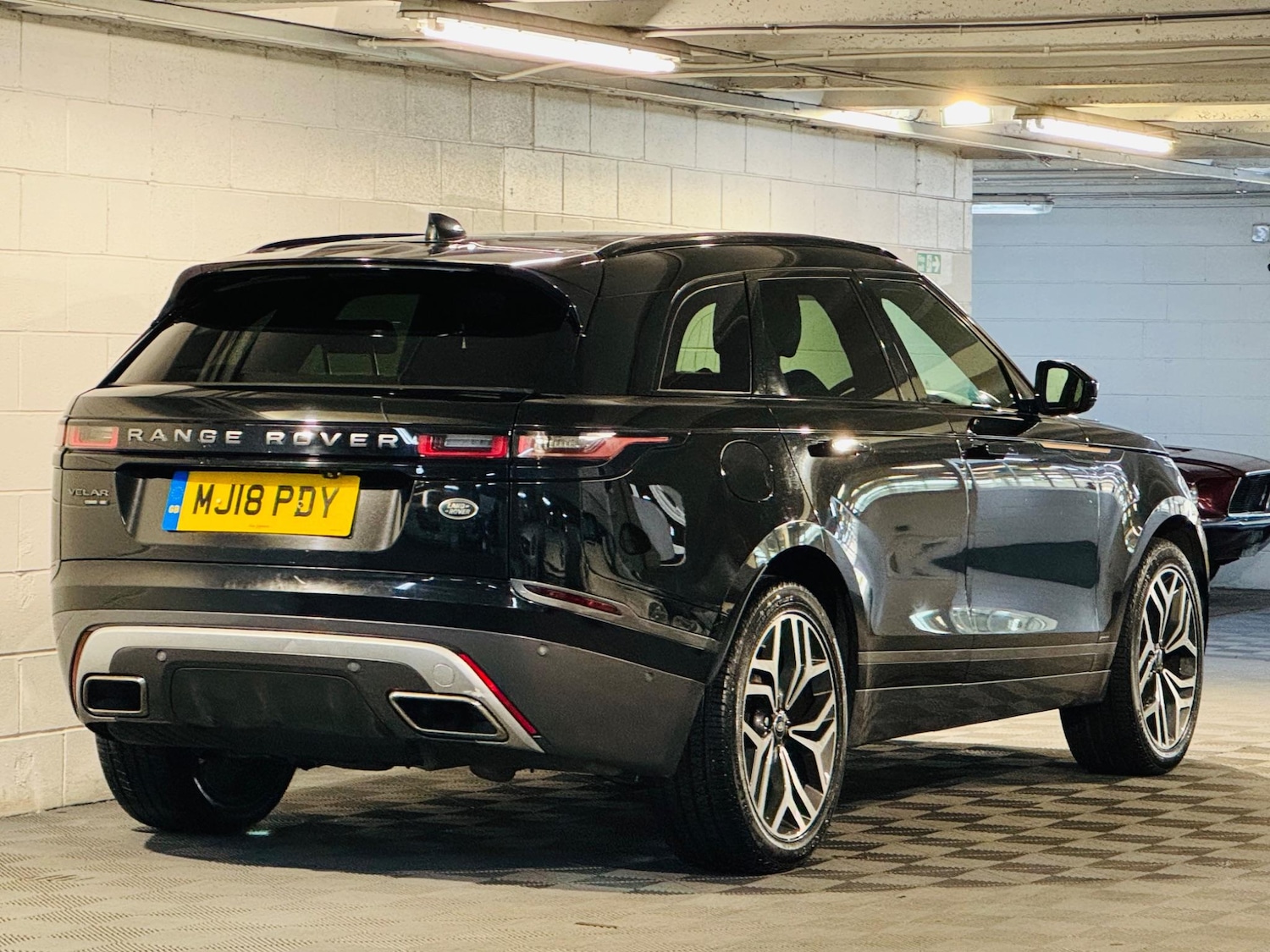 Used Land Rover Range Rover Velar 2018 for sale - 76765389: Photo 4